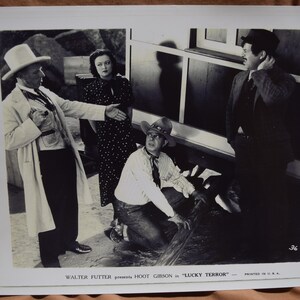 Vintage promotiefoto/lobbykaart - 36 - Walter Futter presenteert Hoot Gibson in 'Lucky Terror'