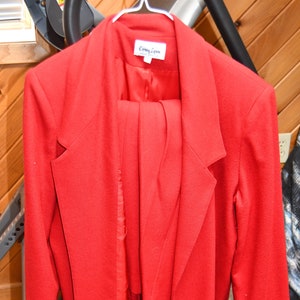 Vintage Corey Lynn Ladies Size 10. Red Blazer & Matching Skirt With Zip/Button Closure.  Both Lined. Blazer has Front Pockets