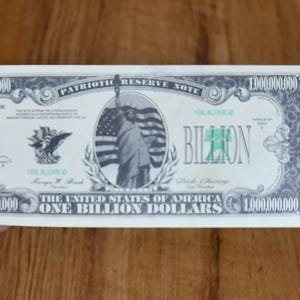 Vintage 2002 Billion Dollar Bill / Statue Of Liberty -  Funny Money/Fake US Currency Bills - Double Sided