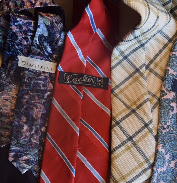 Lot De 5 Cravates Vintage - Occasion, Couleurs Et Matières Variées - Pour Homme