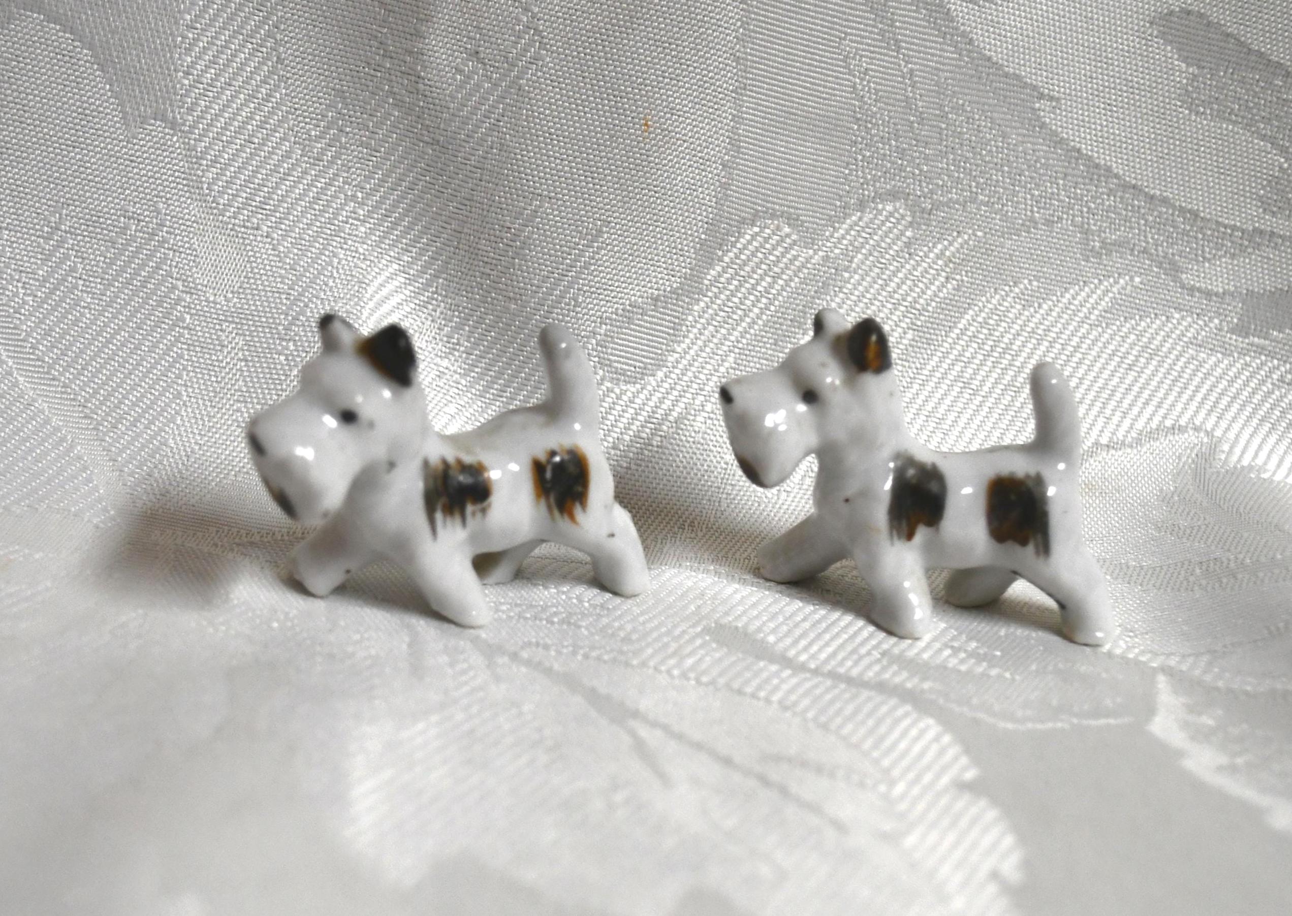 ヴィンテージ 磁器/セラミック製ワイヤーヘアフォックステリア犬 2体