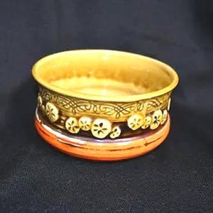 Vintage Inarco Japan Ceramic Art Pottery Planter / Flower Pot - Embossed And Engraved - Paper Label On Bottom - 3" Tall x 6" In Diameter