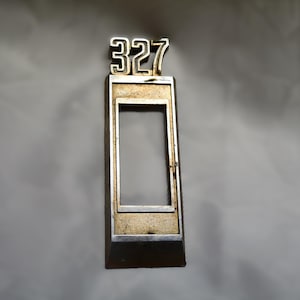 Emblema/emblema de para-lama de metal OEM Chevrolet/Chevy Impala 327 vintage 1969 - Número da peça 3950773 / IMP 2 - Mede aproximadamente 6,25 x 2 polegadas