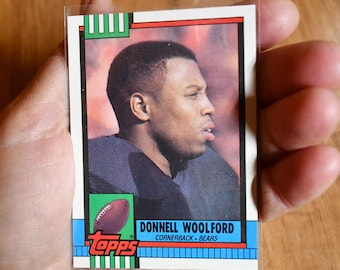 Vintage 1990 Topps Football Card - Chicago Bears - #21 - Donnell Woolford, Cornerback - Card #379 In protector - Non-Graded