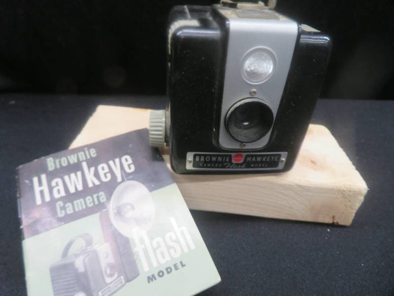 ブラウニー ホークアイ ビンテージ カメラ Vintage KODAK Brownie Hawkeye Camera #175 | eBay
