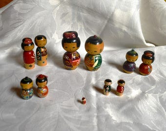 Lot De 16 Petites Figurines Kokeshi Vintage - Souvenir Du Japon - Fait Main - Taille 2 à 15 Cm