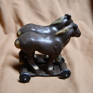 Vintage Auburn Rubber Toy Company 1930s-1940s Draft Horse Team On Base / Rubber Wheels Connected By Metal Wheels Axle