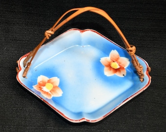 花模様の持ち手付き陶器 ヴィンテージ ハンドペイント ブルー ダイヤモンド型 陶器 / 磁器 小物