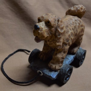 Vintage Jay Import Co. - Hondenstandbeeld / Beeldje op kar - Sandicast / Hars