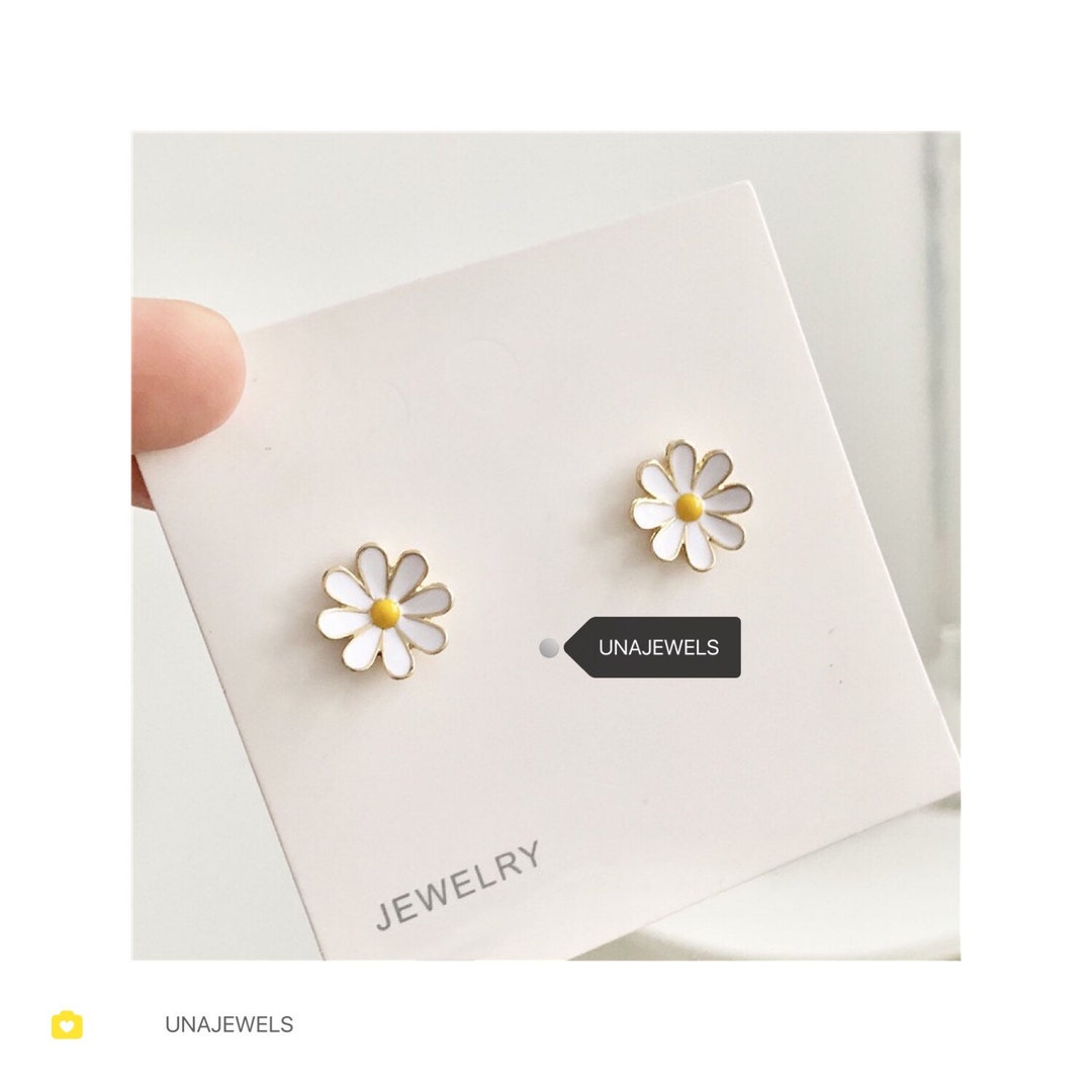 Asymmetrical Rabbit Daisy Heart Stud Earrings – Cute Women's Jewelry, Nickel-Free