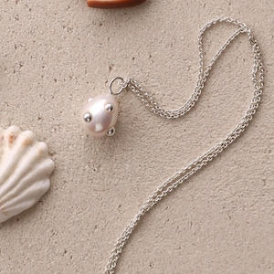 Sterling Silver Dainty Pearl Pendant Necklace, Freshwater natural pearl charm, single pearl necklace
