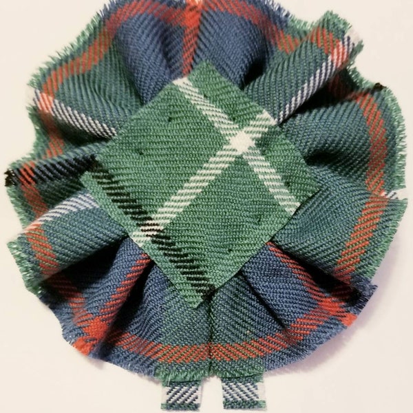 Duncan Ancient Tartan, Scottish Blossom, Wool Tartan Rosette to display pin, broach or family clan badge.