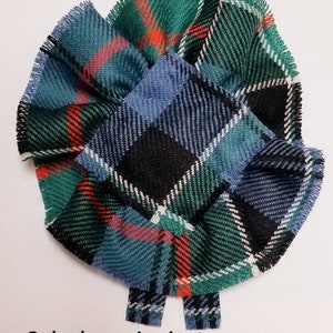 Colquhoun Ancient Tartan, Scottish Blossom, laine tartan Rosette pour exposer une épingle, une broche ou un insigne de clan familial.