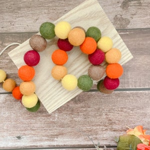 Fall Thanksgiving Autumn Garland, Felt Ball Garland, Pom Pom Garland, Fall Decoration, Fall Colors Mantle Decor, Tier Tray Decor