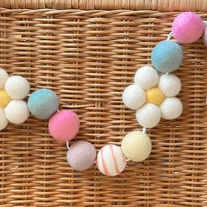 Felt Daisy Garland, Spring Flowers Garland, Easter Garland, Nursery Garland, Pastel Pom Pom Garland, Summer Banner