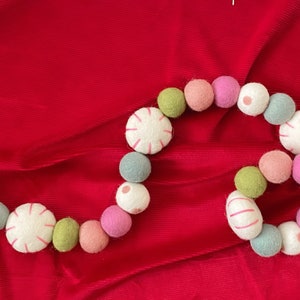 Christmas Peppermint Garland, Pink Pom Pom Christmas, Felt Garland, Christmas Decor, Candy Garland, Holiday Banner, Red and white, Reusable