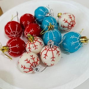 Felt Snowflake Christmas Ornament (Set  of 6), Red White Blue, Embroidered Ornaments, Christmas Tree Decoration