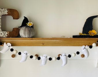 Halloween Felt Ball Garland with Felt BOO Ghosts, Boo Garland, Halloween Decor, Fall Decor, Felt Ball Garland, Mantle Decor, Ghost Garland