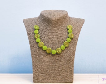 Green button necklace "Liana", vintage buttons, glass buttons, handamade jewelry, unique jewelry