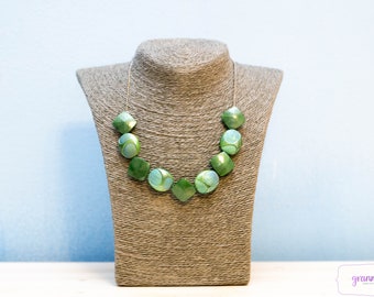 Green button necklace "Emerald", vintage buttons, glass buttons, handamade jewelry, unique jewelry