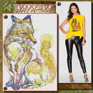 Op de afbeelding: Een kleurrijk abstract ontwerp van een vos met een geel, oranje en blauw kleurenschema. Het ontwerp is op een witte achtergrond en wordt omringd door een bruine rand. Het woord "NATA-XA" staat in een bruin lettertype bovenaan de afbeelding.