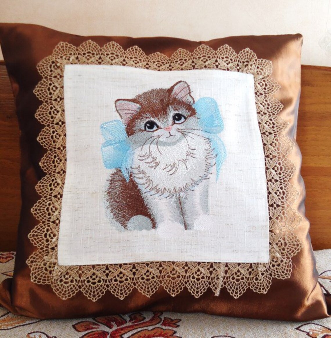 Cute Cat Machine Embroidery Design Blue Ribbon Kitten 3 Sizes to ...