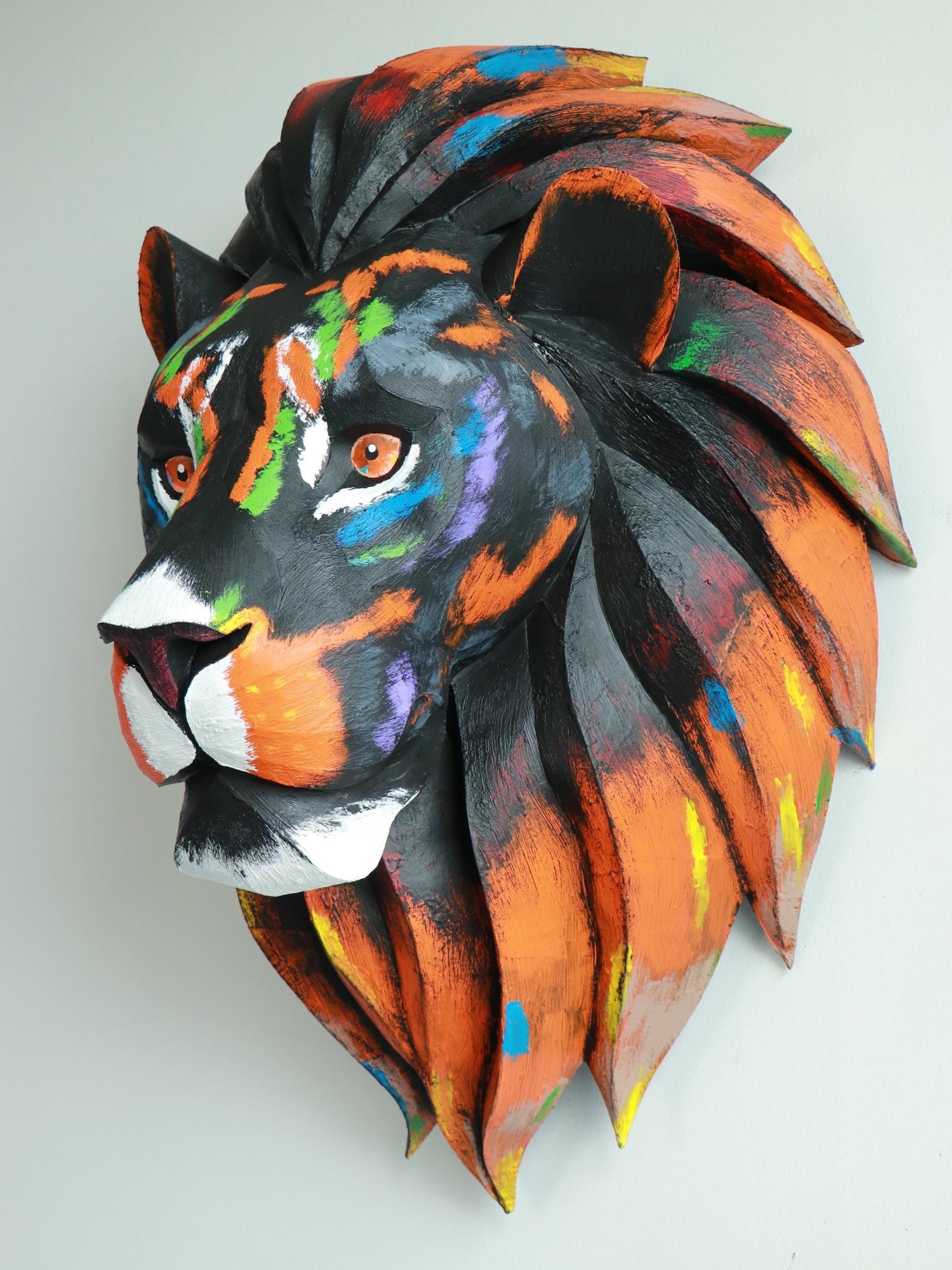 Large Lion Head Wall Décor | Smooth Polygonal Vector Style With Bold