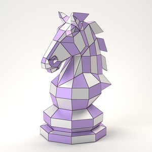 Puede incluir: Una figura de ajedrez de caballero de color morado y blanco con un dise&ntilde;o geom&eacute;trico. El caballero est&aacute; hecho de papel y tiene un efecto 3D.