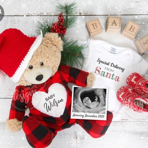 CHRISTMAS Pregnancy Announcement, Digital Baby Announcement December 2020, Personalized Social Media Baby Reveal Idea, Santa, Merrier, Gift Special Delivery