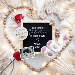 Valentines Boho Girl Género Revelar Digital para las redes sociales, Anuncio de embarazo de la niña del Día de San Valentín, Plantilla editable de Heart Pampas