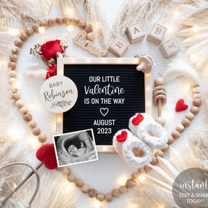 Anuncio digital de embarazo del Día de San Valentín para las redes sociales Little Valentine Gender Neutral Baby, Heart Wood Beads Editable DIY Template