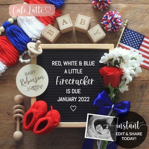 Anuncio editable del embarazo Redes sociales, Rojo blanco azul Pequeño petardo Due Letter Board Digital, Bebé cuatro de julio, Bricolaje imprimible