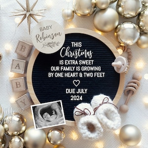 Anuncio de embarazo digital de Navidad en las redes sociales, bebé boho digital de Navidad, un corazón dos pies plantilla editable tablero de cartas DIY