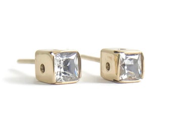 Pendientes vintage de circonita cúbica con corte princesa en oro amarillo de 14 quilates (2,33 gramos)