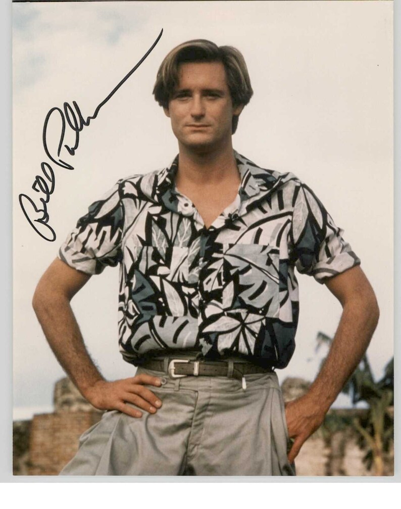 COA Matching Holograms Bill Pullman Signed Autographed Glossy 8x10 Photo
