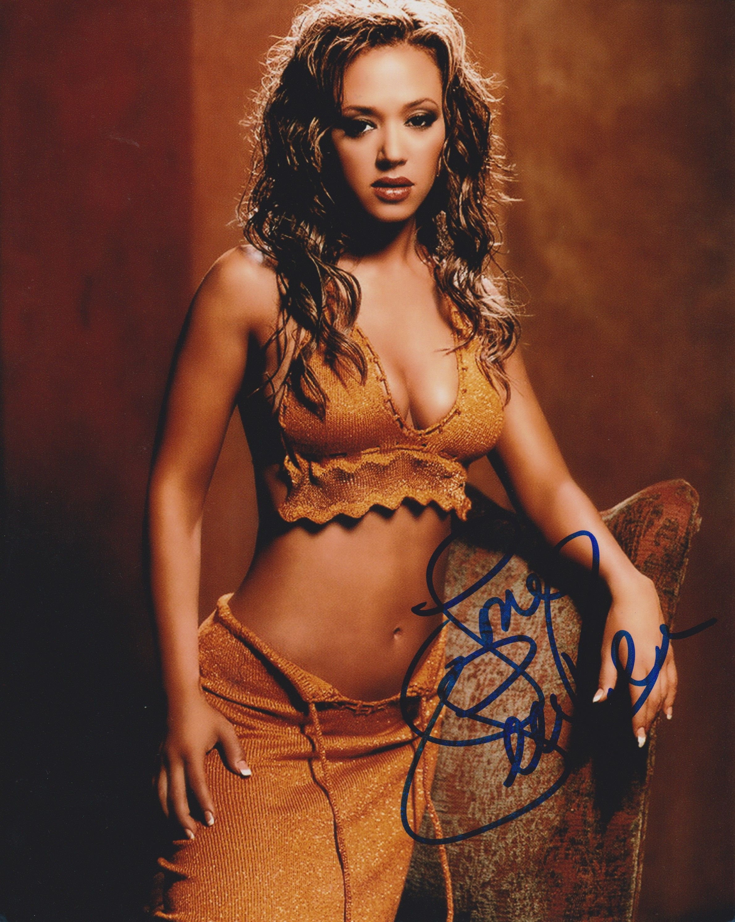 Nipple leah remini Leah Remini.