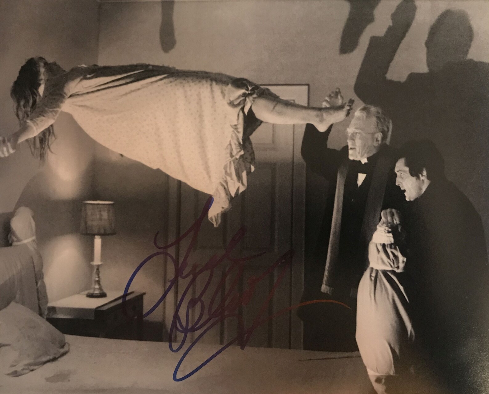LINDA BLAIR signed autographed photo Exorcist COA Hologram main image 1