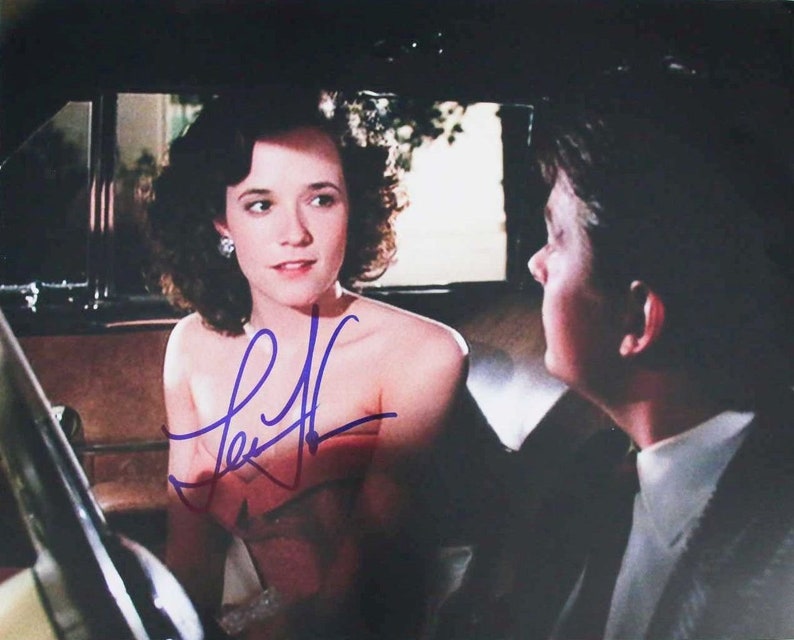 Lea Thompson Signed Autographed Back to the Future Glossy 8x10 Photo COA Matching Holograms