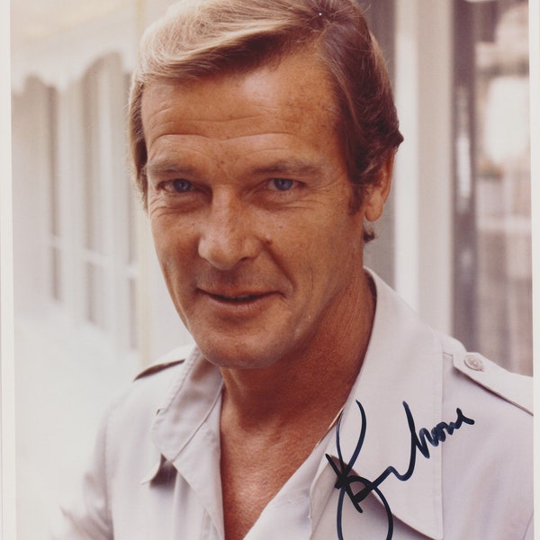 Roger Moore (d. 2017) Signed Autographed "James Bond 007" Glossy 8x10 Photo - COA Matching Holograms