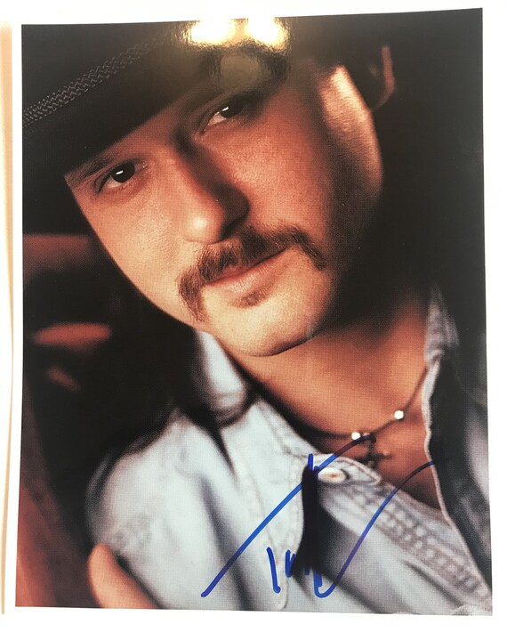Tim McGraw Country music legend signed 8x10 photo COA Proof autographed Star Tim McGraw Country music legend signed 8x10 photo COA Proof autographed Star