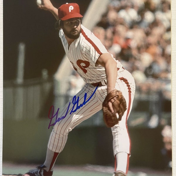 Gene Garber Signed Autographed Glossy 8x10 Photo - Philadelphia Phillies