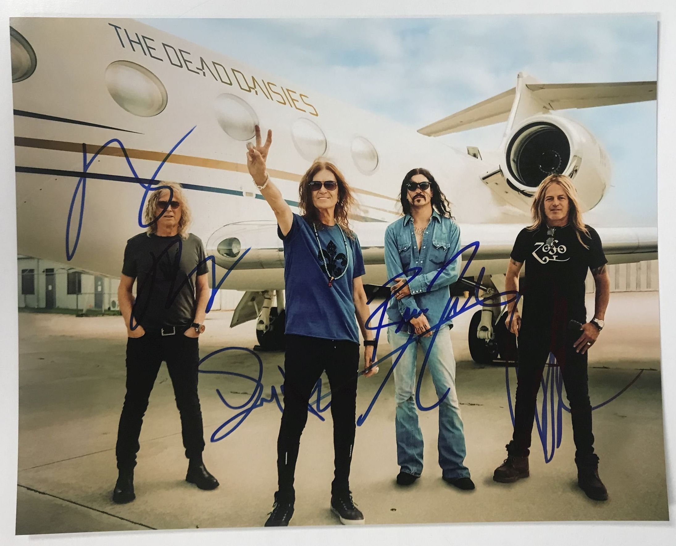 数量は多 The Photo 11x14 Glossy Autographed Signed Daisies Dead 洋楽