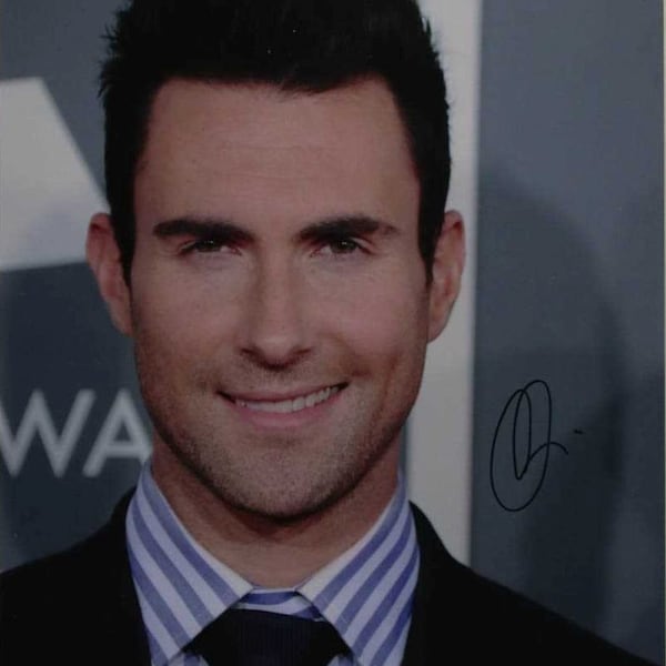 Adam Levine Signed Autographed "Maroon 5" Glossy 8x10 Photo - COA Matching Holograms