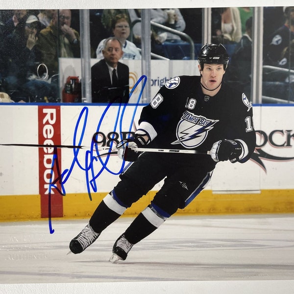 Adam Hall Signed Autographed Glossy 8x10 Photo Tampa Bay LIghtning - COA Matching Holograms