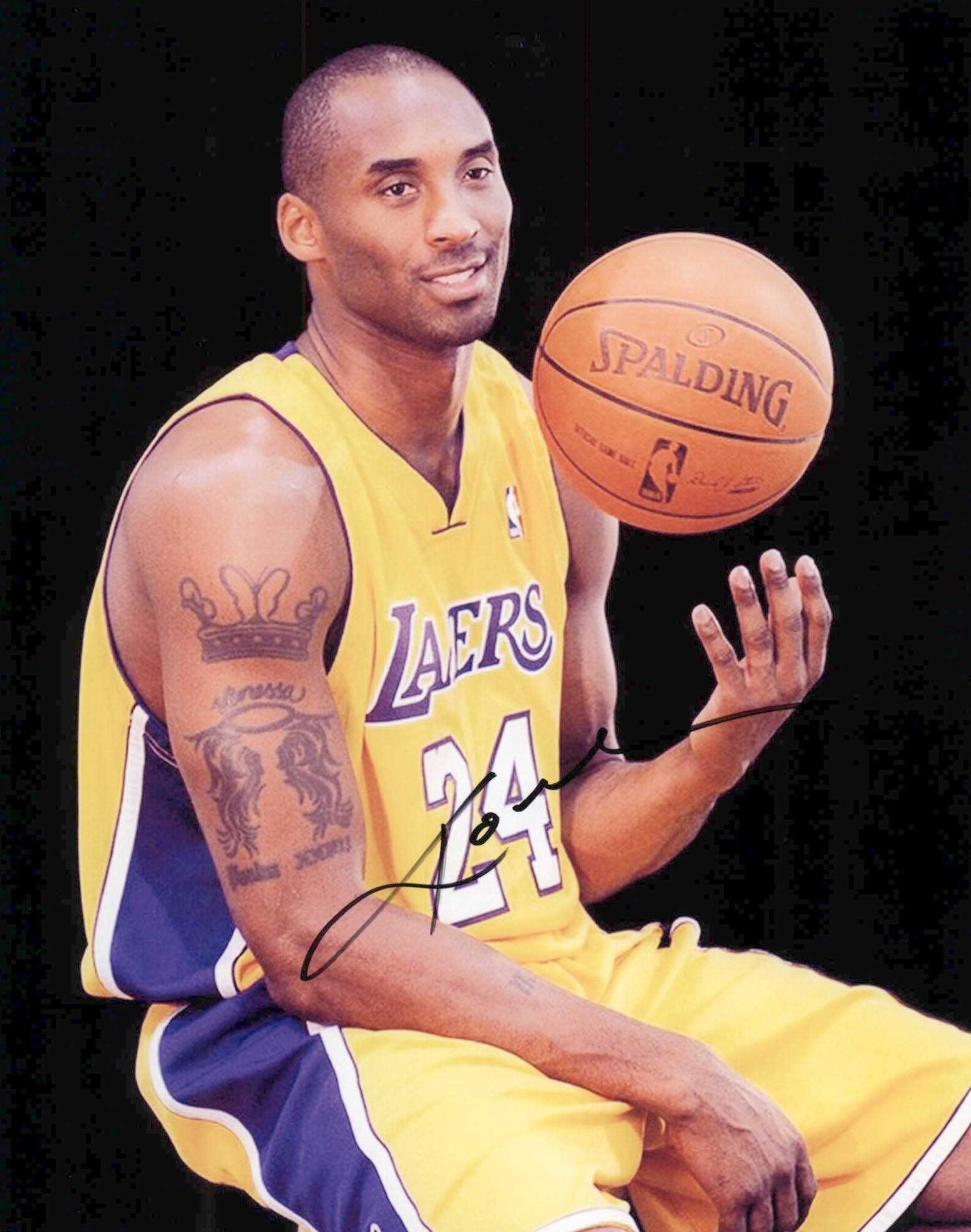 Kobe Bryant Signed Autographed Glossy 8x10 Photo Los Angeles | Etsy