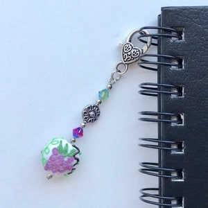 Grapes Keychain Handbag Charms, Grapes charms purse dangle, journal charm, planner charm dangle, zipper pull, ZP208