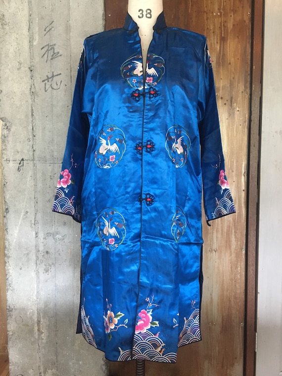 Vintage silk embroidered Chinese robe medium