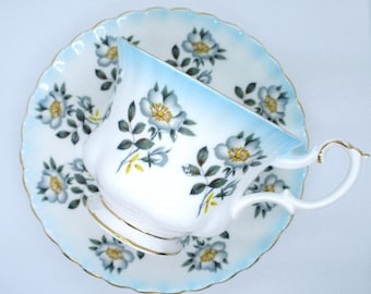 Tazza da tè e piattino vintage Royal Albert. Porcellana fine. Inghilterra.