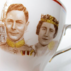 Vintage Roslyn Königin Familie Teetasse und Untertasse. Knochenporzellan. England