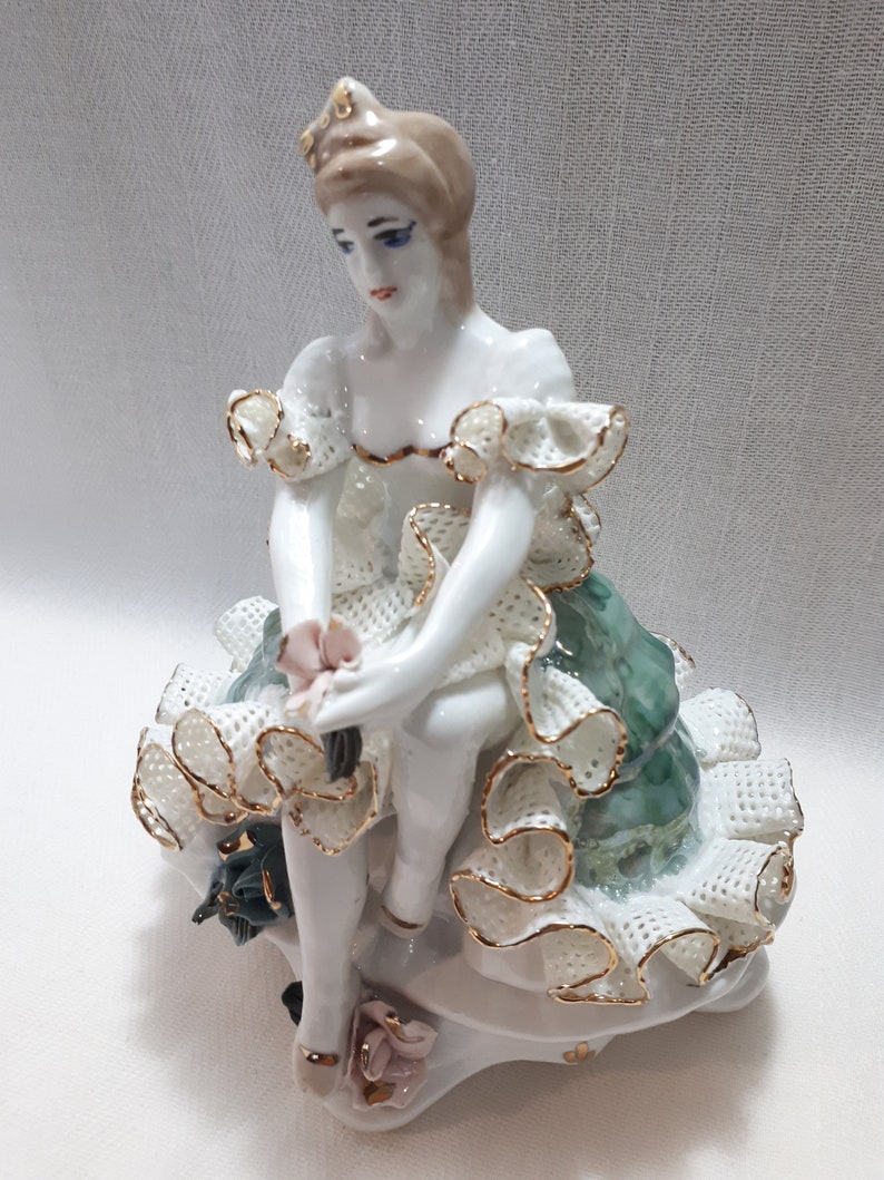 custom porcelain figurines